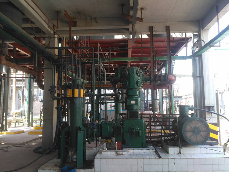 全國(guó)首臺(tái)套大排量往復(fù)式中高壓氯化氫壓縮機(jī)，用于液化氯化氫氣體。